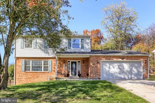 6130 Driftwood Dr, Harrisburg, PA, 17111-3828 | Card Image