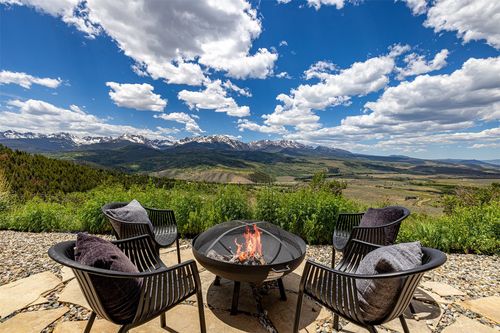 189 Arrow Head Bluff Dr, Silverthorne, CO, 80498-8502 | Card Image