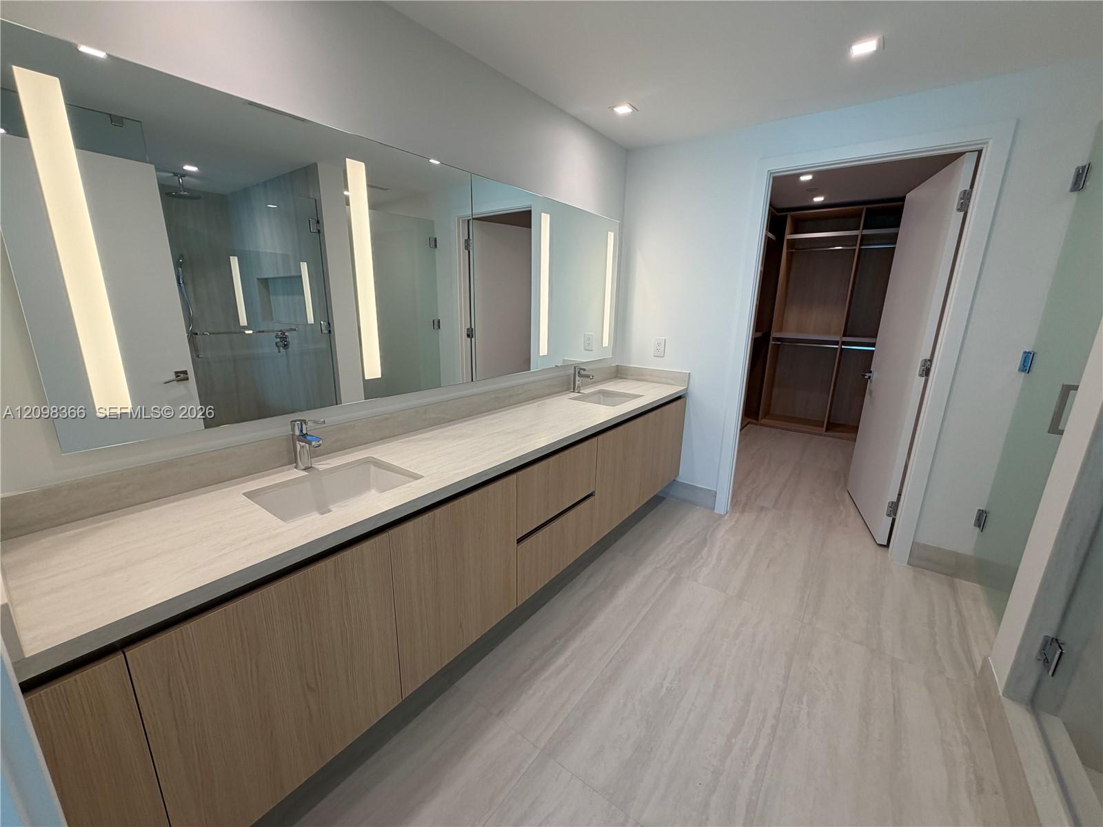 Residential Lease in North Miami 3