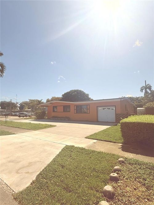 1-9300 Sw 52nd Ter, Miami, FL, 33165-6520 | Card Image