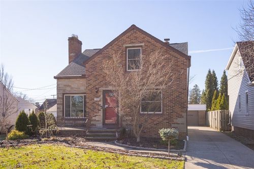 903 North Ave, Parma, OH, 44134-1701 | Card Image