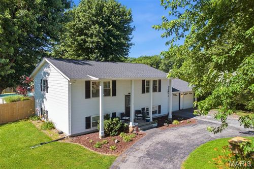 10904 Lake Rd, Highland, IL, 62249-3930 | Card Image