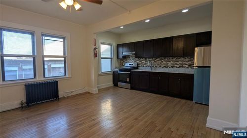 1025 Hoyt Ave, Ridgefield, NJ, 07657-1518 | Card Image