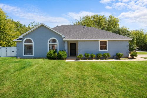 100 Carolyn Ln, Shady Shores, TX, 76208-5004 | Card Image