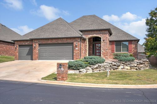 402 Cog Hill Court, Claremore, OK, 74019 | Card Image