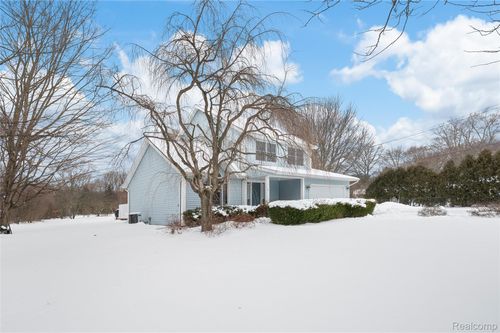 1928 Orchard Dr, Stevensville, MI, 49127-9506 | Card Image