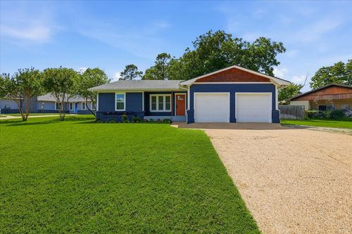401 W Hillcrest St, Keene, TX, 76059-2405 | Card Image