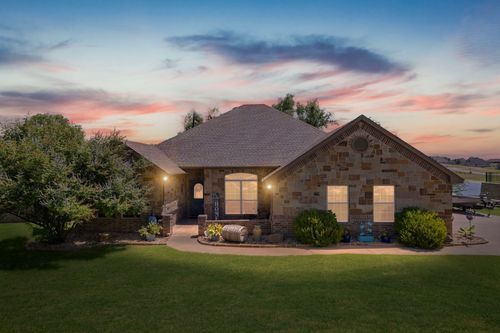 2305 Wills Way Dr, Granbury, TX, 76049-8061 | Card Image