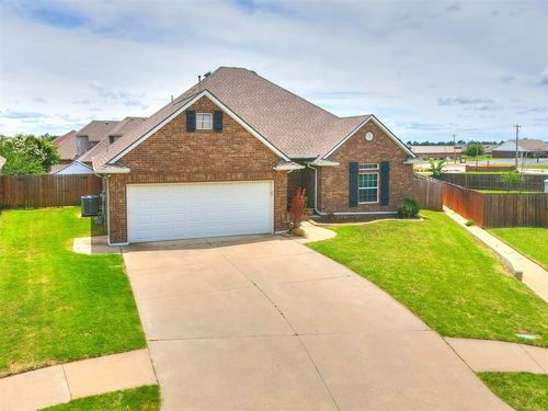 816 Se 5th Ct, Moore, OK, 73160-8285 | Card Image