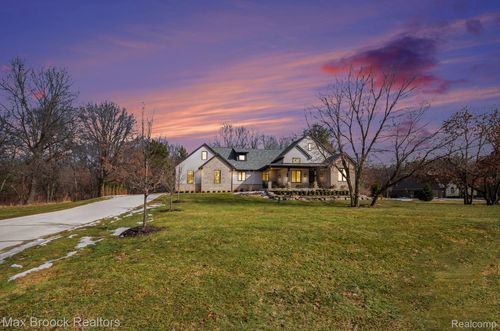 668 Pinery Blvd, Lake Orion, MI, 48362-1157 | Card Image