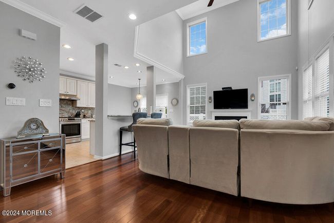 45 Fells Dr, Condo with 3 bedrooms, 3 bathrooms and null parking in Manalapan NJ | Image 6