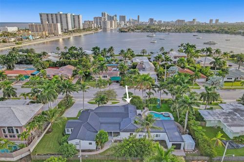 725 Harrison St, Hollywood, FL, 33019-1618 | Card Image