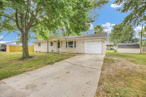 215 N Kansas St, Atwood, IL, 61913-7154 | Card Image