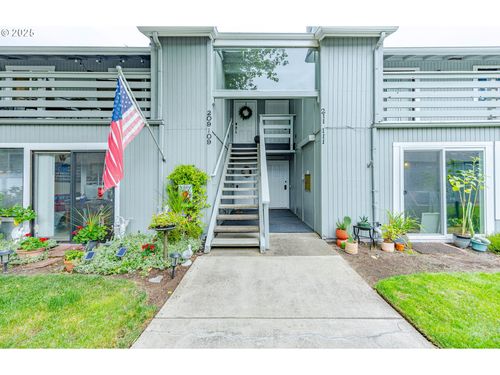 650 Harlow Rd, Springfield, OR, 97477-1233 | Card Image