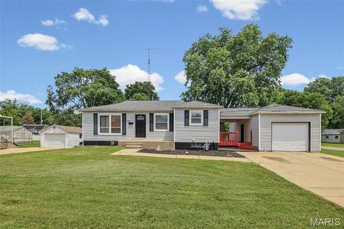 202 Byrn St, Troy, IL, 62294-1202 | Card Image