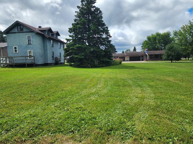 1609 2 Nd St W, House other with 5 bedrooms, 2 bathrooms and null parking in Eveleth MN | Image 4
