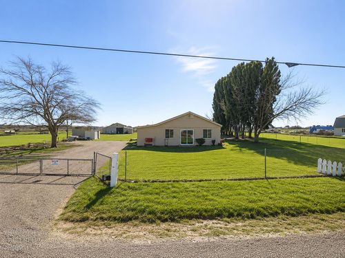 3713 Howsley Road, Pleasant Grove, CA, 95668 | Card Image