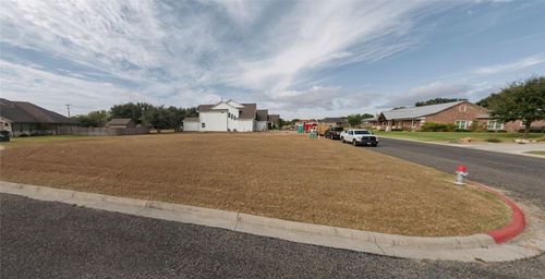 214 August Ave, Shiner, TX, 77984-6256 | Card Image