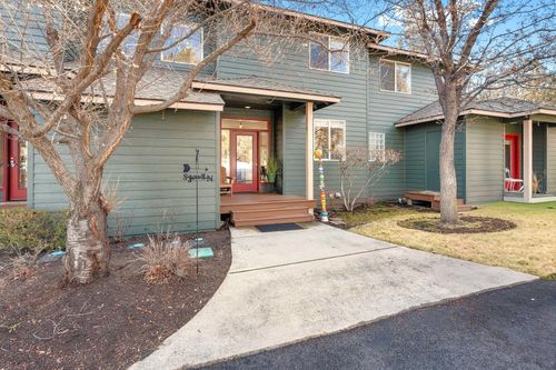 1045 Golden Pheasant Dr, Redmond, OR, 97756-9260 | Card Image