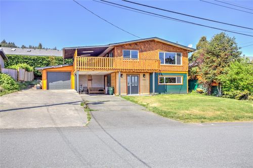8054 Bertha St, Crofton, BC, V0R1R0 | Card Image