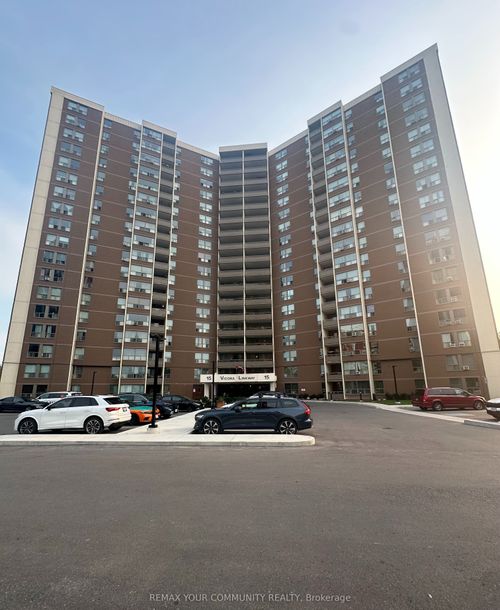 1711-15 Vicora Linkway, North York, ON, M3C1A9 | Card Image