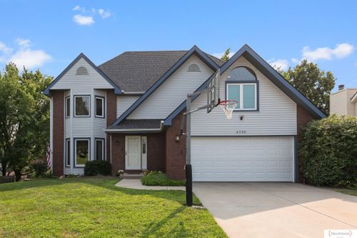 6735 Rockwood Lane, Lincoln, NE, 68516 | Card Image