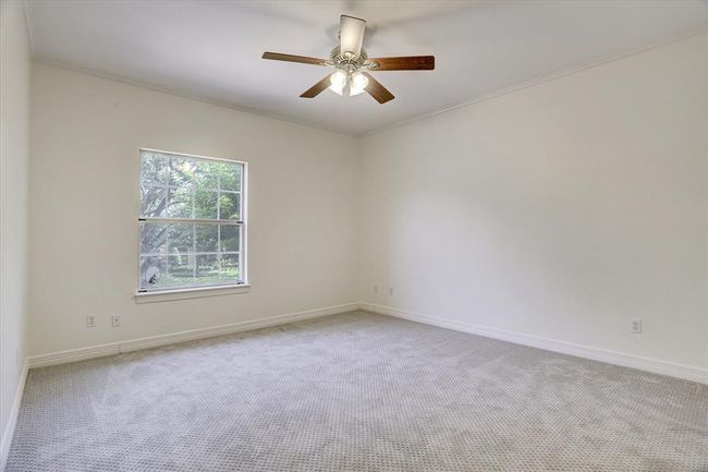 5411 Pine St, House other with 5 bedrooms, 5 bathrooms and 3 parking in Bellaire TX | Image 36