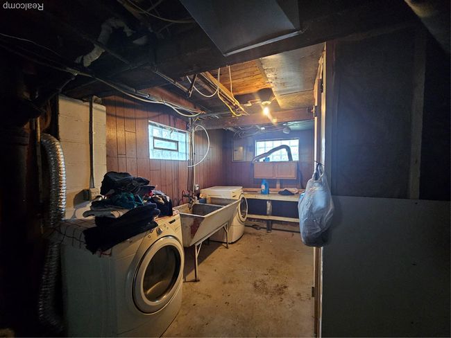 Laundry Area | Image 6