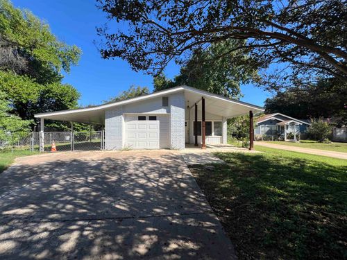 1749 Bluebonnet Ln, Kingsland, TX, 78639-9569 | Card Image