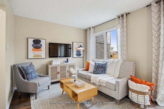 132 Timber Mill Ave, House attached with 3 bedrooms, 2 bathrooms and 1 parking in Whitby ON | Image 6
