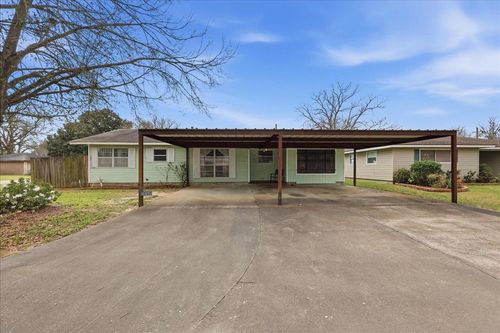 412 S 4 1/2 St, Nederland, TX, 77651 | Card Image