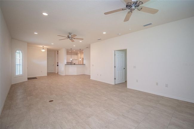 Living Area | Image 8