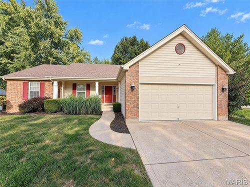 1025 Seine Dr, Lake St Louis, MO, 63367-2218 | Card Image