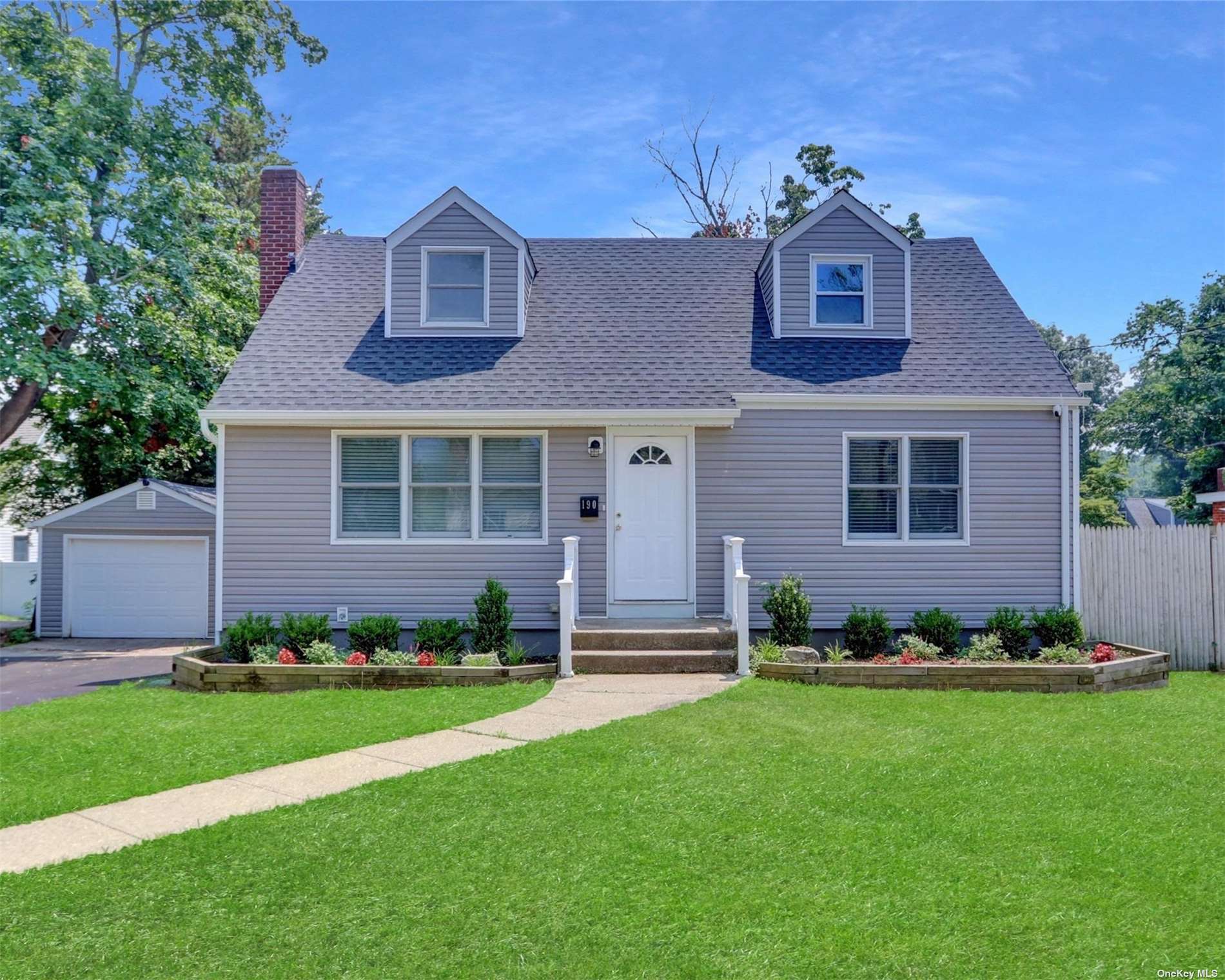 21st St, Huntington Station, NY 11746