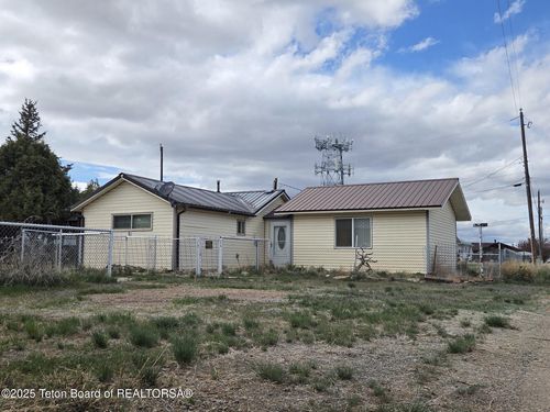 159 Oak St, La Barge, WY, 83123-5115 | Card Image