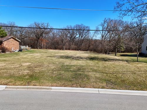 7001 Sunset Ave, Countryside, IL, 60525-4825 | Card Image