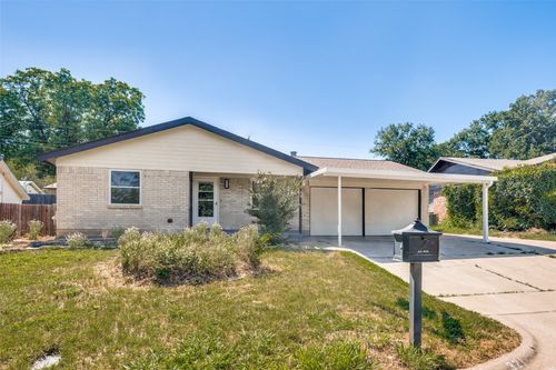 321 Holder Dr, Hurst, TX, 76053-6916 | Card Image