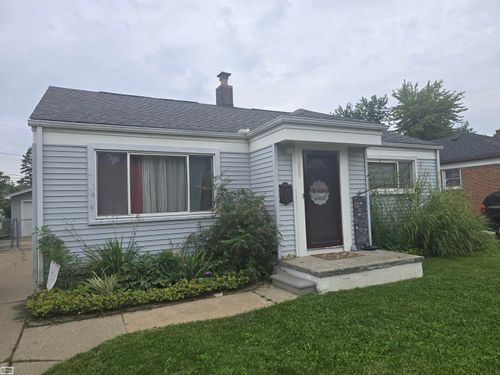 23805 Cushing Ave, Eastpointe, MI, 48021-4121 | Card Image