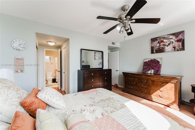 APT-505 - 4330 Hillcrest Dr, Condo with 1 bedrooms, 2 bathrooms and null parking in Hollywood FL | Image 15