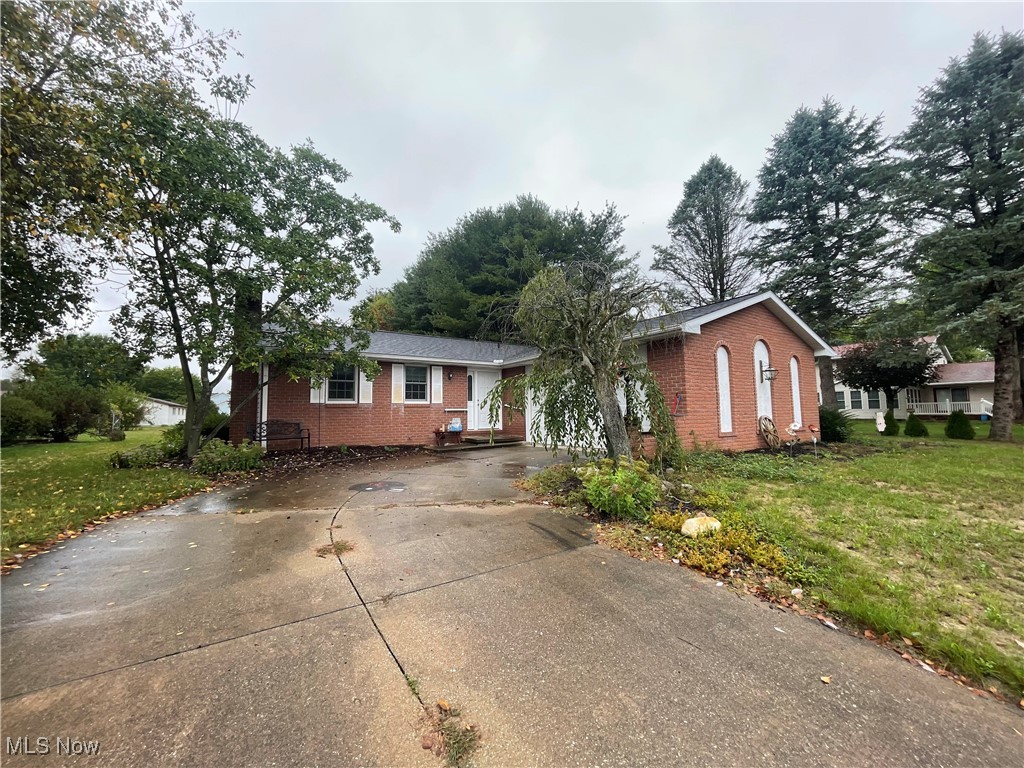 5th St, New Philadelphia, OH 44663
