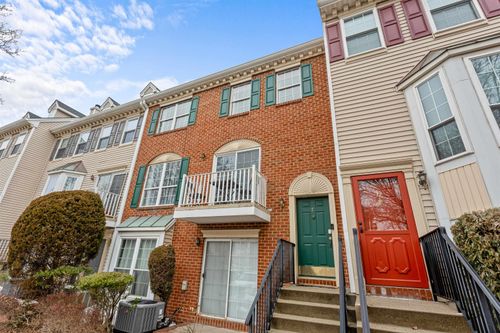 7 Cottonwood St, Jersey City, NJ, 07305-4829 | Card Image
