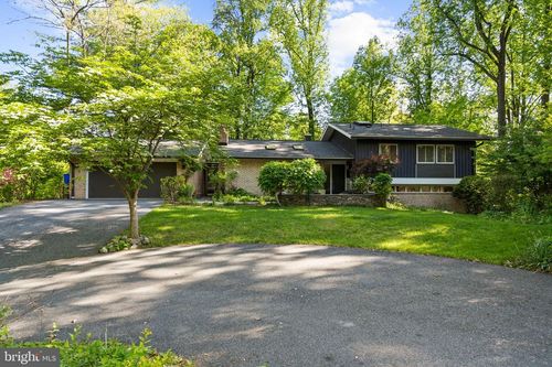 8034 Park Overlook Dr, BETHESDA, MD, 20817-2724 | Card Image