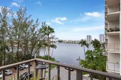 505 - 18151 Ne 31st Ct, Condo with 1 bedrooms, 1 bathrooms and null parking in Aventura FL | Image 1