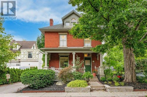 102 Queen St, Guelph, ON, N1E4S1 | Card Image