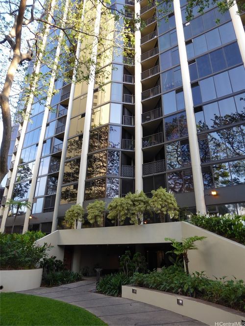 apt-1702-60 N Beretania St, Honolulu, HI, 96817-4758 | Card Image