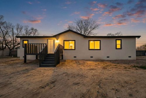 23 Lakeview St, Los Lunas, NM, 87031-8215 | Card Image