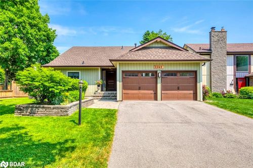 2362 Sinclair Cir, Burlington, ON, L7P3B3 | Card Image