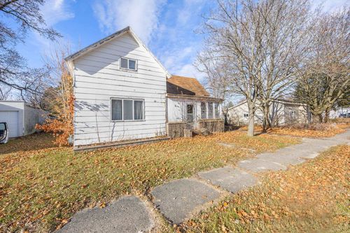 615 Boon St, Cadillac, MI, 49601-1548 | Card Image