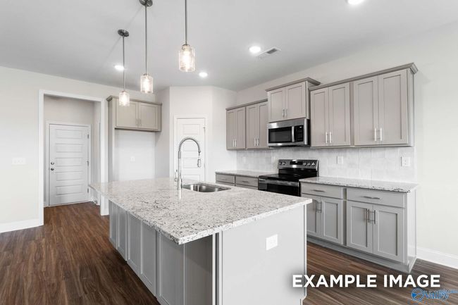 905 Ronnie Dr Se, House other with 3 bedrooms, 2 bathrooms and null parking in Hartselle AL | Image 4