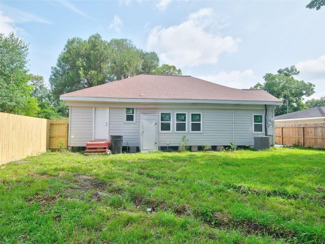 2703 Areba St, House other with 3 bedrooms, 2 bathrooms and 1 parking in Houston TX | Image 23